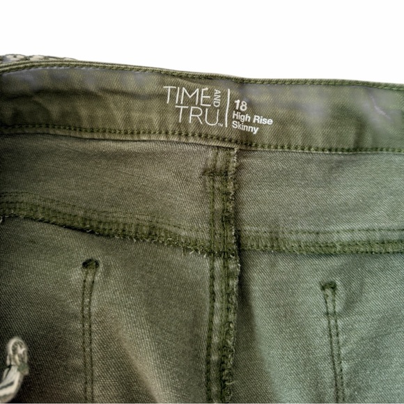 Time and Tru High Rise Skinny Jeans – Size 18 – Olive Green - Picture 7 of 8